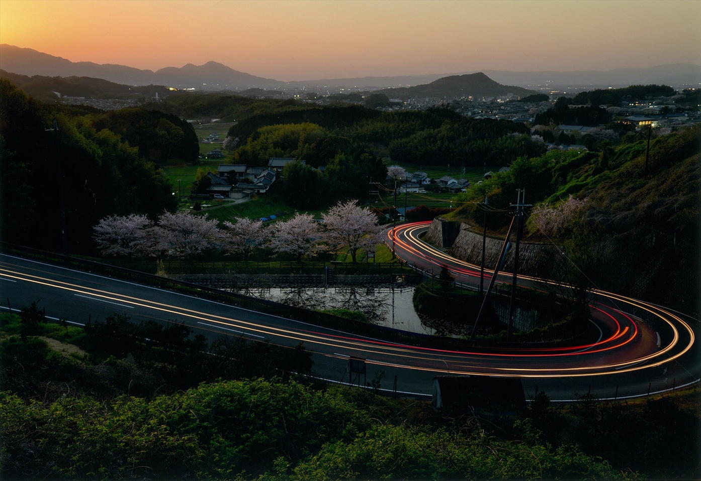 従三位「二上山へつづく道」西村充康様の写真