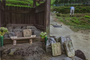 従五位写真司松田全弘様「石仏に懐れ」の写真