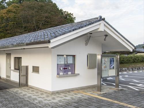 奈良文化財研究所　飛鳥資料館売札所　外観_R.jpg