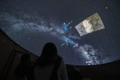 プラネタリウムに投影された映像写真
