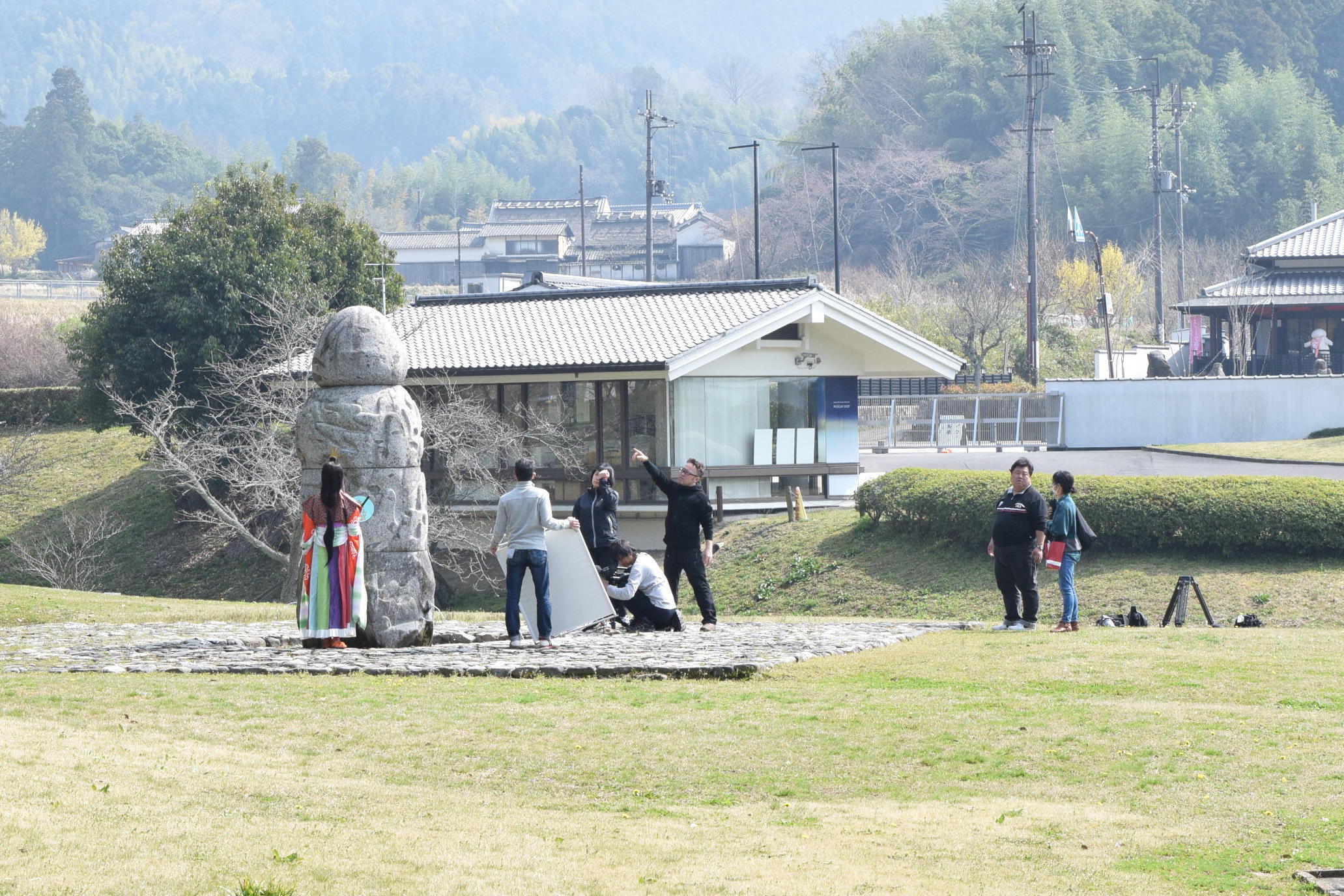 庭園の須弥山石での撮影風景の写真