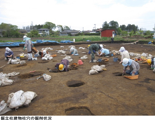 掘立柱建物柱穴の掘削状況.jpg