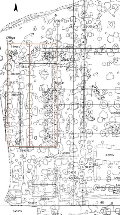 多くの柱穴を建物や塀にまとめる_赤線はSB9360.jpg